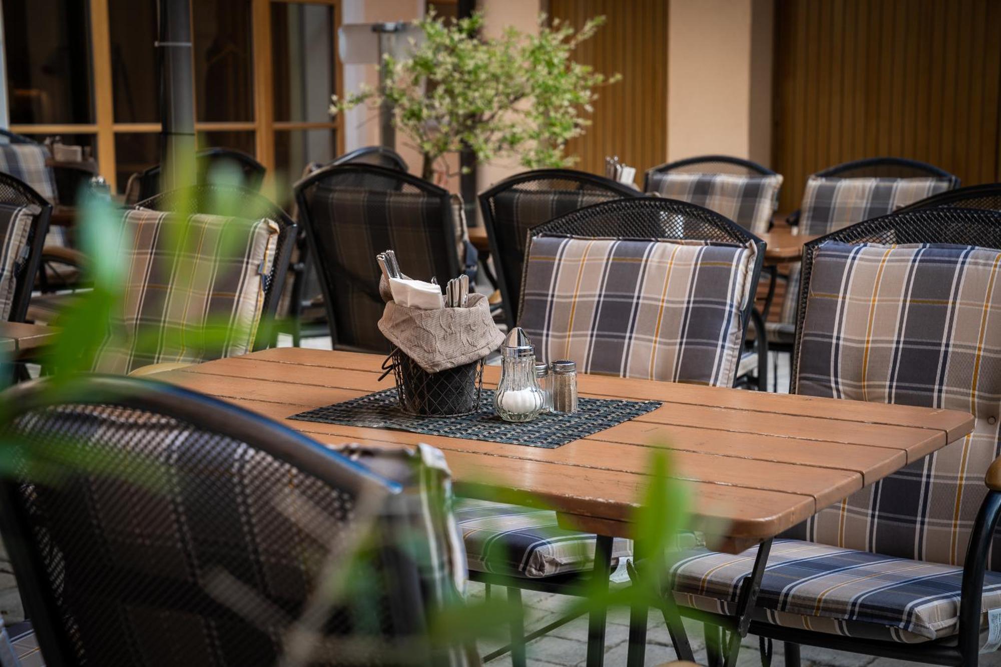 Zum Dallmayr Hotel Garni Berching Extérieur photo