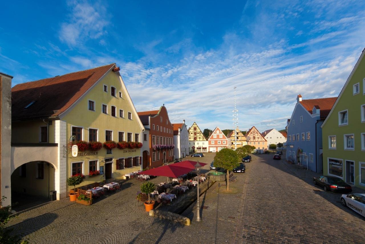 Zum Dallmayr Hotel Garni Berching Extérieur photo